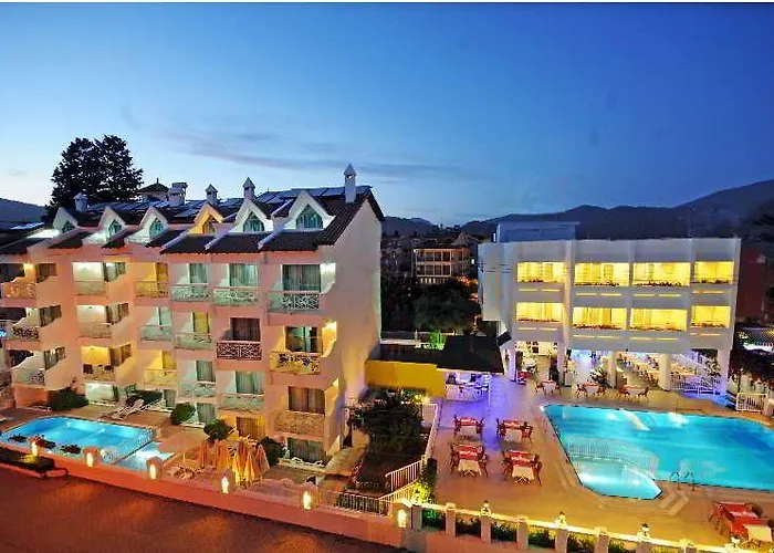 Blue Palace Aparthotel 3*