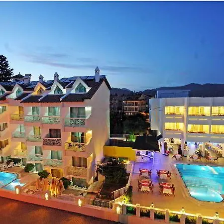 Blue Palace Aparthotel 3*