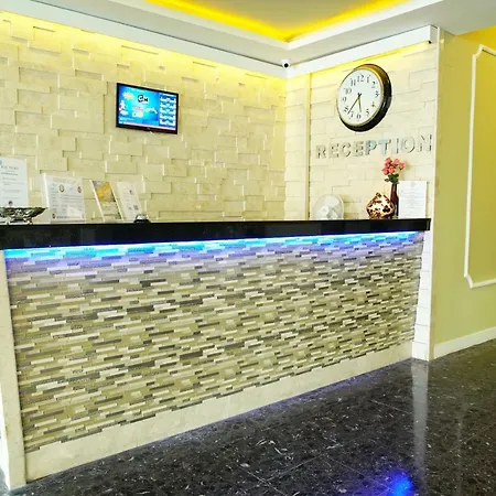 Blue Palace Aparthotel 3*