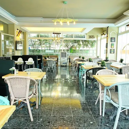 Hotel apartamentowy Blue Palace 3*